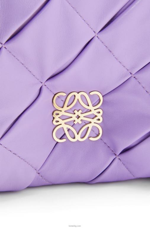 Loewe puffer goya от плисирана лъскава агнешка кожа от напа F84B8379 Жени светло лилаво