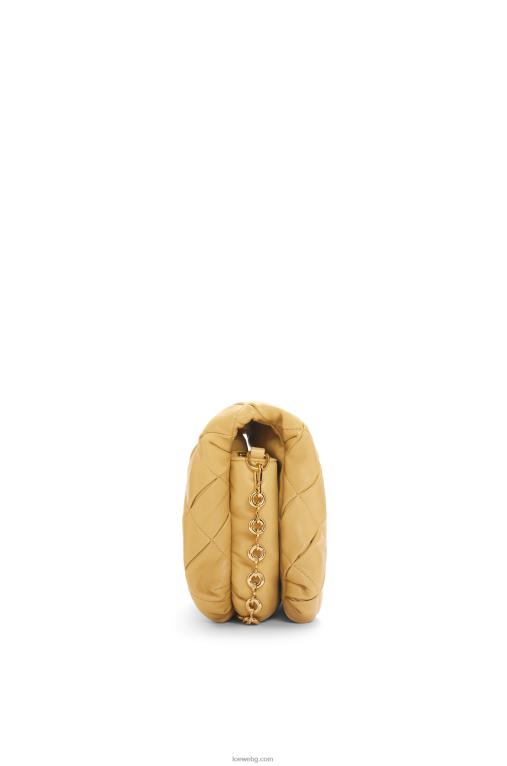 Loewe puffer goya от плисирана лъскава агнешка кожа от напа F84B8381 Жени тъмно масло