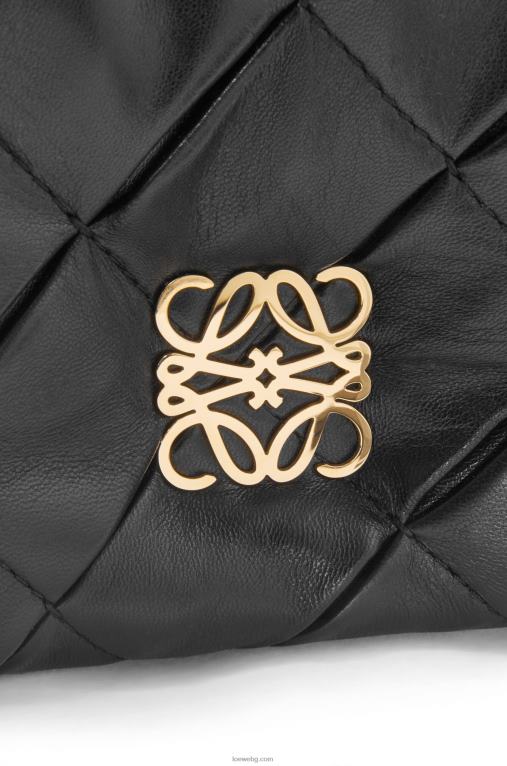 Loewe puffer goya от плисирана лъскава агнешка кожа от напа F84B8384 Жени черен