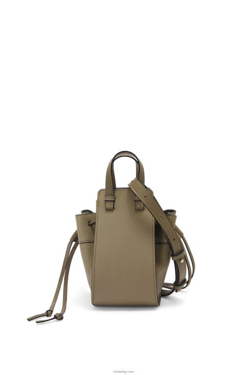 Loewe шнур за мини хамак от мека зърнеста телешка кожа F84B8241 Жени лаврово зелено