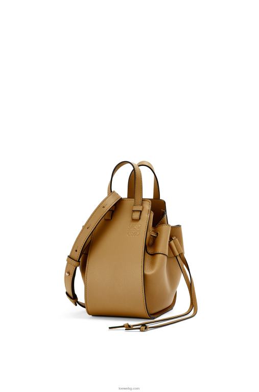 Loewe шнур за мини хамак от класическа телешка кожа F84B8243 Жени охра зелено