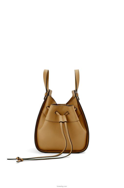 Loewe шнур за мини хамак от класическа телешка кожа F84B8243 Жени охра зелено