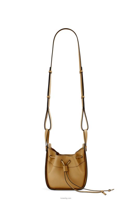 Loewe шнур за мини хамак от класическа телешка кожа F84B8243 Жени охра зелено
