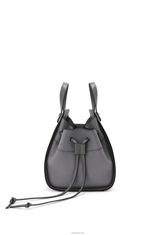 Loewe шнур за мини хамак от мека зърнеста телешка кожа F84B8252 Жени асфалтово сиво