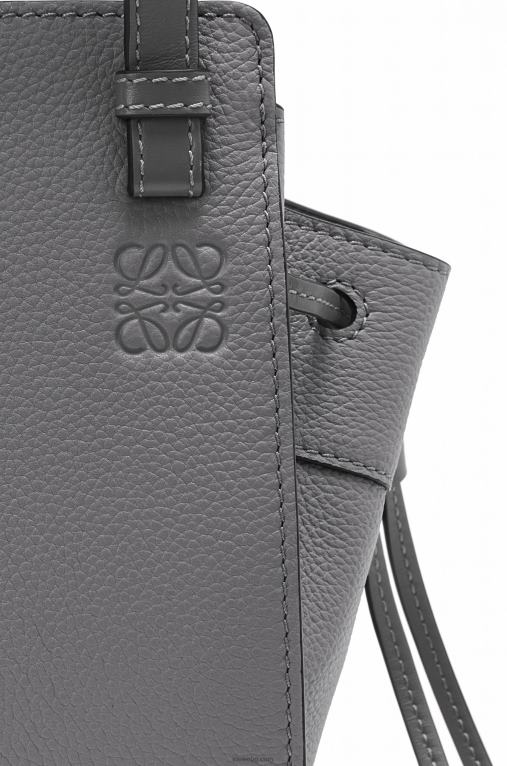 Loewe шнур за мини хамак от мека зърнеста телешка кожа F84B8252 Жени асфалтово сиво