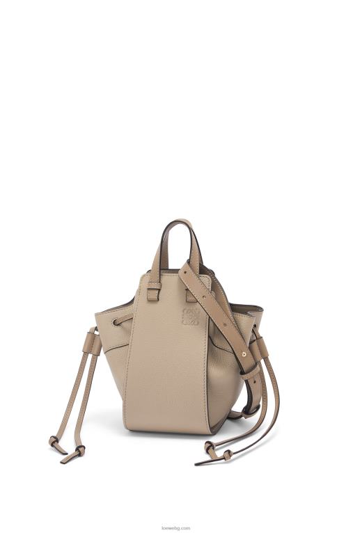 Loewe шнур за мини хамак от мека зърнеста телешка кожа F84B8289 Жени пясък