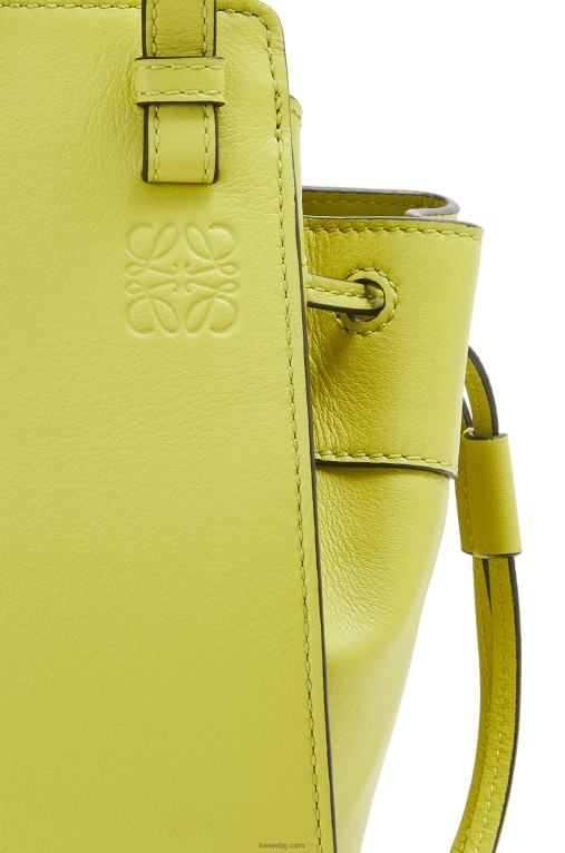 Loewe шнур за мини хамак от класическа телешка кожа F84B8297 Жени лайм жълто
