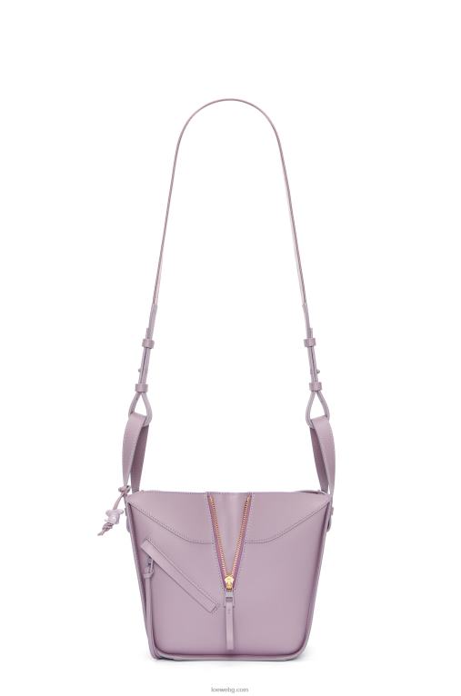 Loewe компактен хамак от сатенирана телешка кожа F84B8312 Жени бледа патладжанена глазура