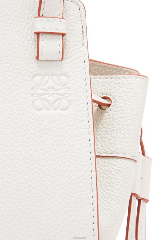 Loewe шнур за мини хамак от мека зърнеста телешка кожа F84B8313 Жени меко бяло