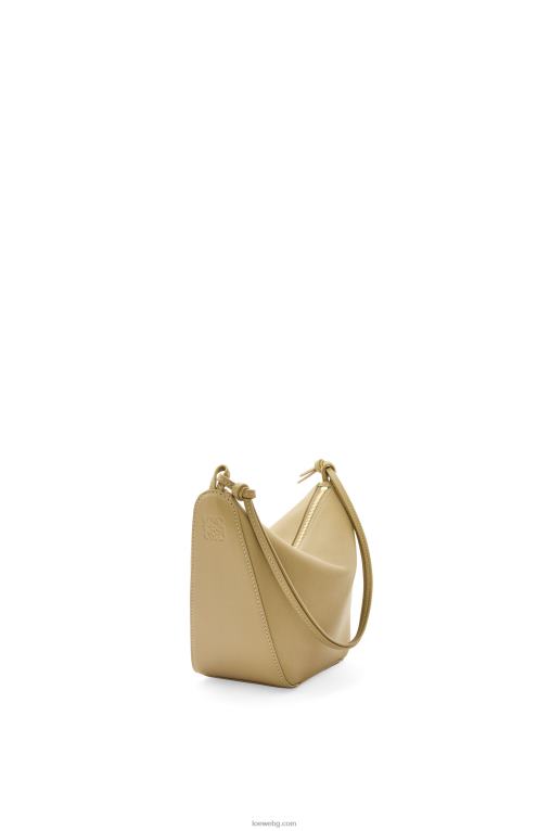Loewe мини чанта за хамак от класическа телешка кожа F84B8325 Жени глина зелена