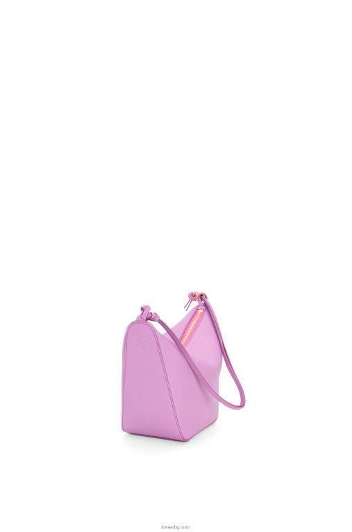 Loewe мини чанта за хамак от класическа телешка кожа F84B8332 Жени скална роза