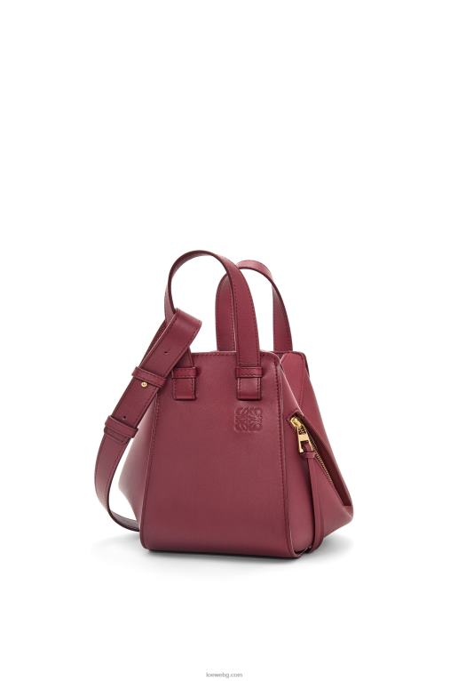 Loewe компактна чанта хамак от класическа телешка кожа F84B8340 Жени горски плодове