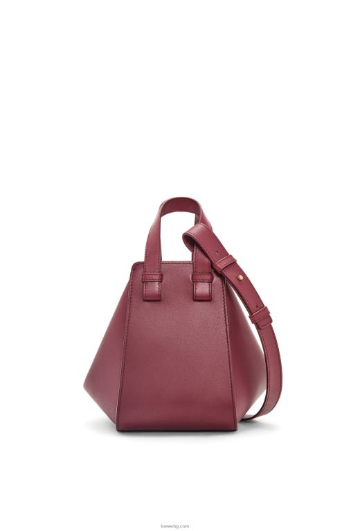 Loewe компактна чанта хамак от класическа телешка кожа F84B8340 Жени горски плодове