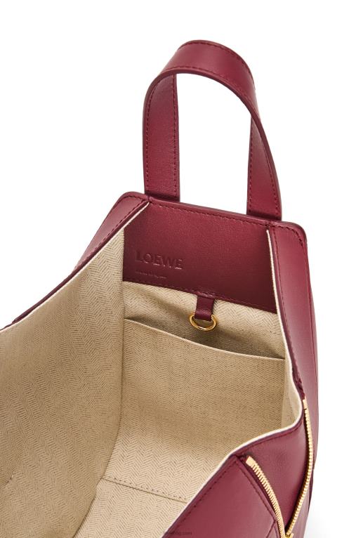 Loewe компактна чанта хамак от класическа телешка кожа F84B8340 Жени горски плодове