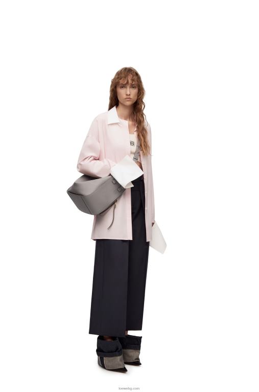 Loewe компактна чанта за хамак от мека зърнеста телешка кожа F84B8342 Жени перлено сиво
