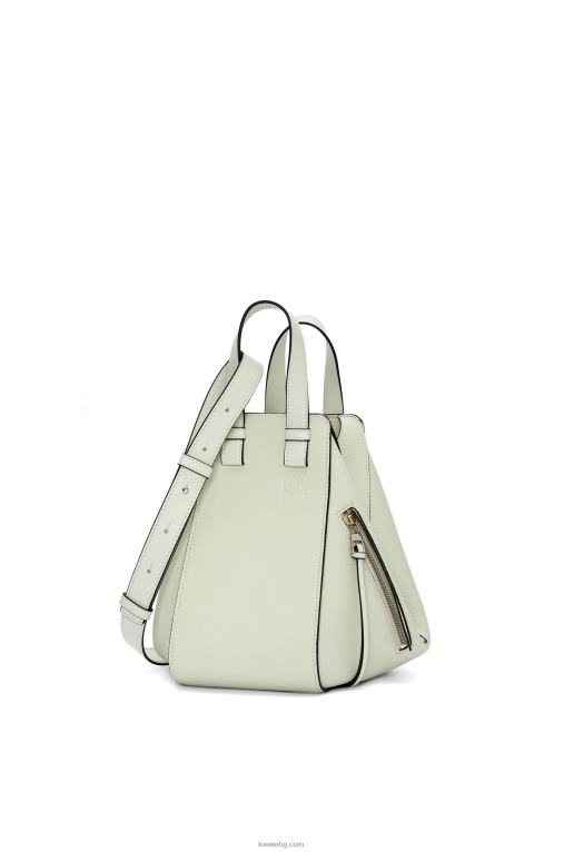 Loewe малка чанта за хамак от мека зърнеста телешка кожа F84B8370 Жени светъл селадон