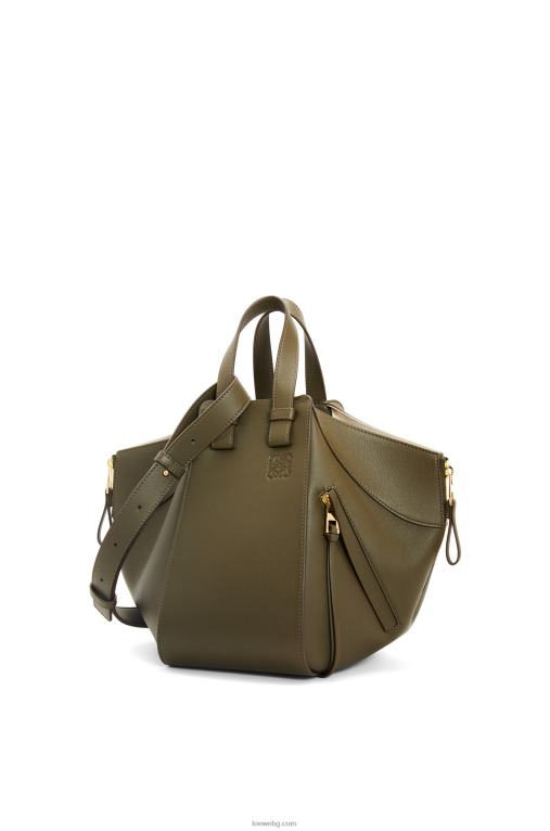 Loewe малка чанта за хамак от класическа телешка кожа F84B8371 Жени тъмно каки зелено