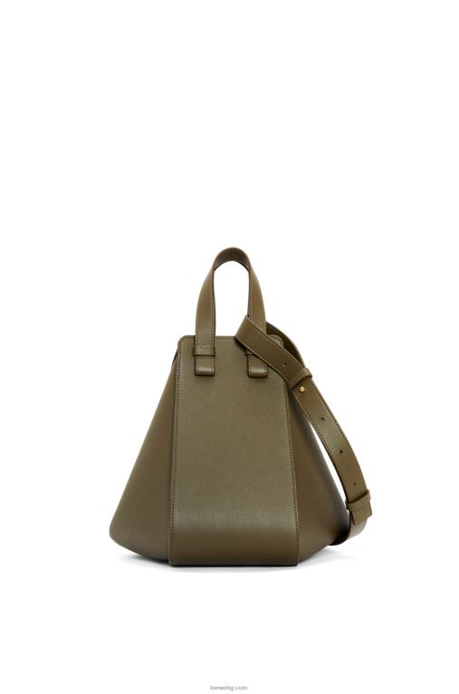 Loewe малка чанта за хамак от класическа телешка кожа F84B8371 Жени тъмно каки зелено