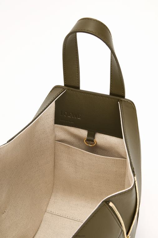 Loewe компактна чанта хамак от класическа телешка кожа F84B8372 Жени тъмно каки зелено
