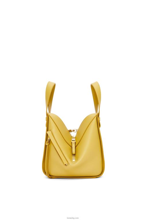 Loewe компактна чанта хамак от класическа телешка кожа F84B8373 Жени ярка охра