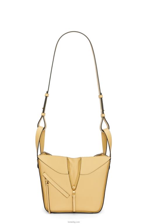 Loewe компактна чанта за хамак от мека зърнеста телешка кожа F84B8405 Жени тъмно масло