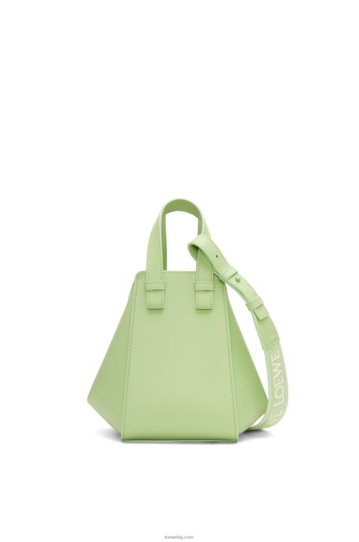 Loewe компактен хамак от сатенирана телешка кожа F84B8408 Жени лайм зелена глазура