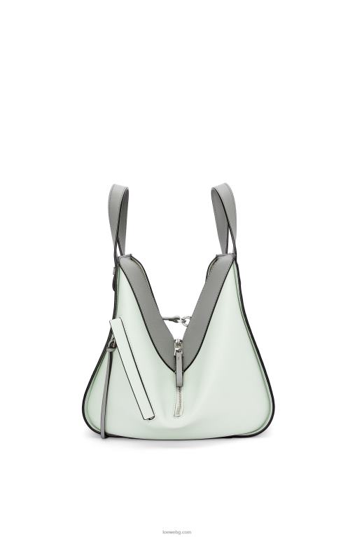 Loewe малка чанта за хамак от класическа телешка кожа F84B8433 Жени пепеляво сиво/светъл селадон
