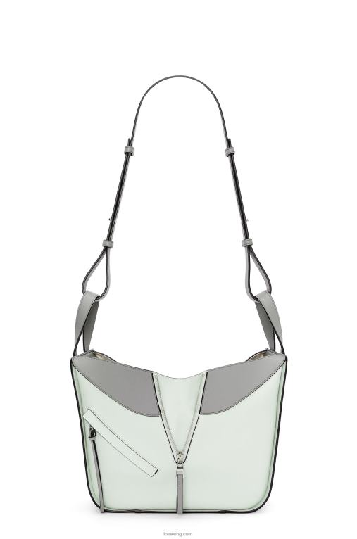 Loewe малка чанта за хамак от класическа телешка кожа F84B8433 Жени пепеляво сиво/светъл селадон