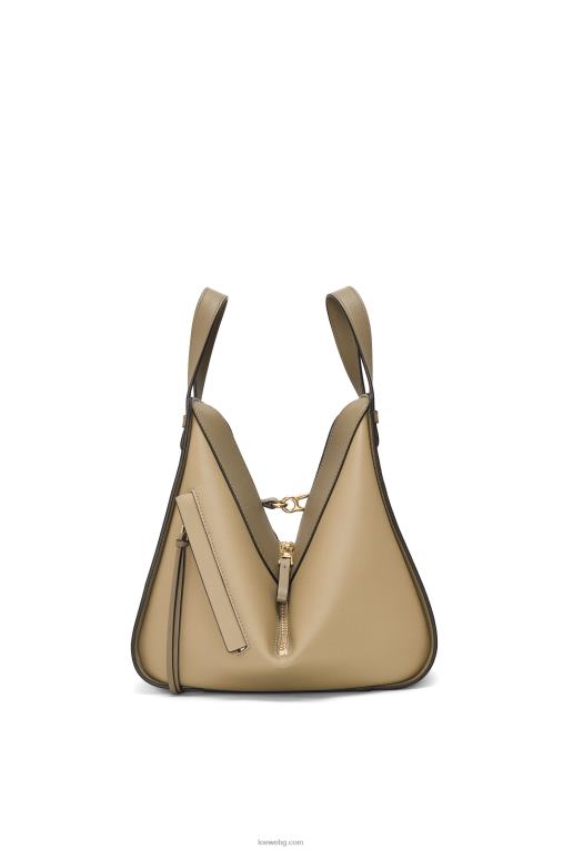 Loewe малка чанта за хамак от класическа телешка кожа F84B8440 Жени глина зелено/прашно бежово