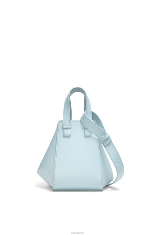 Loewe компактна чанта за хамак от сатенирана телешка кожа F84B8460 Жени аквамарин