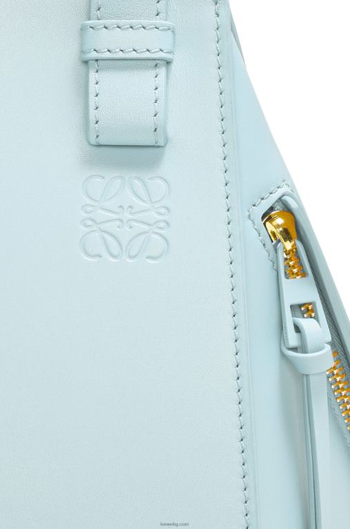 Loewe компактна чанта за хамак от сатенирана телешка кожа F84B8460 Жени аквамарин