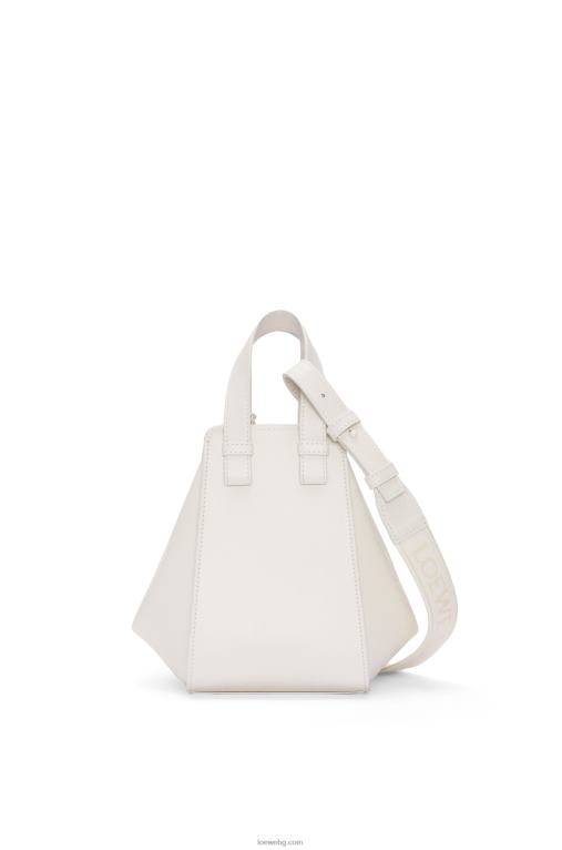 Loewe компактен хамак от сатенирана телешка кожа F84B8462 Жени бяла глазура