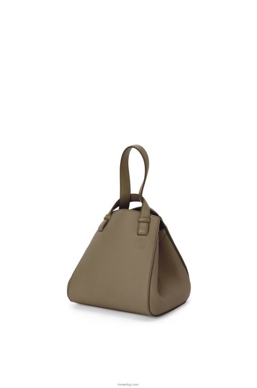 Loewe чанта за хамак от мека зърнеста телешка кожа F84B8500 Жени лаврово зелено