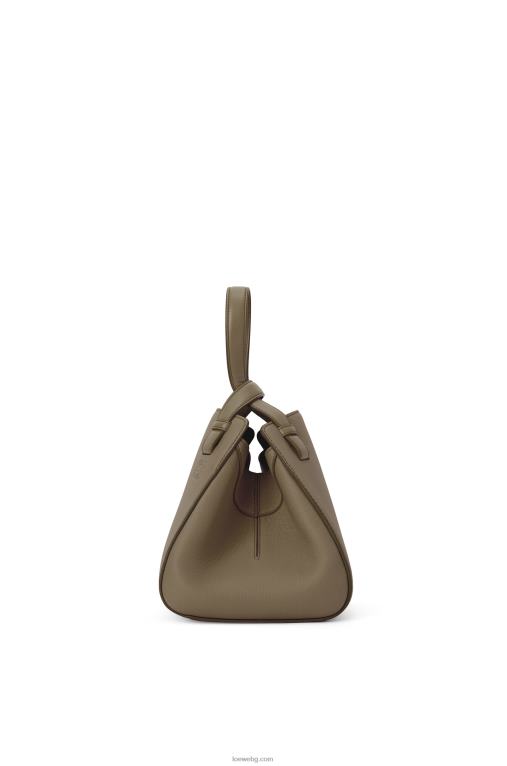 Loewe чанта за хамак от мека зърнеста телешка кожа F84B8500 Жени лаврово зелено