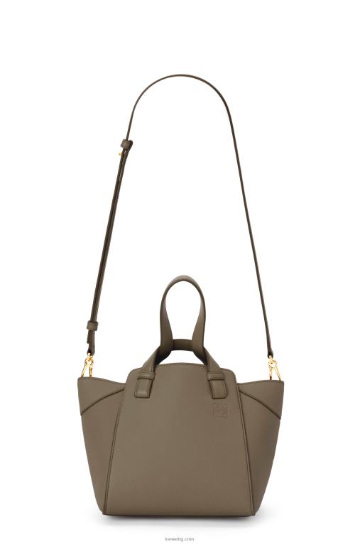 Loewe чанта за хамак от мека зърнеста телешка кожа F84B8500 Жени лаврово зелено