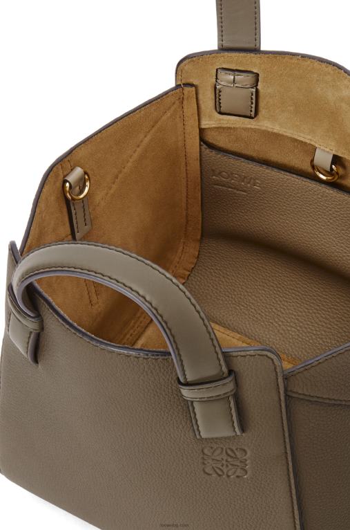 Loewe чанта за хамак от мека зърнеста телешка кожа F84B8500 Жени лаврово зелено