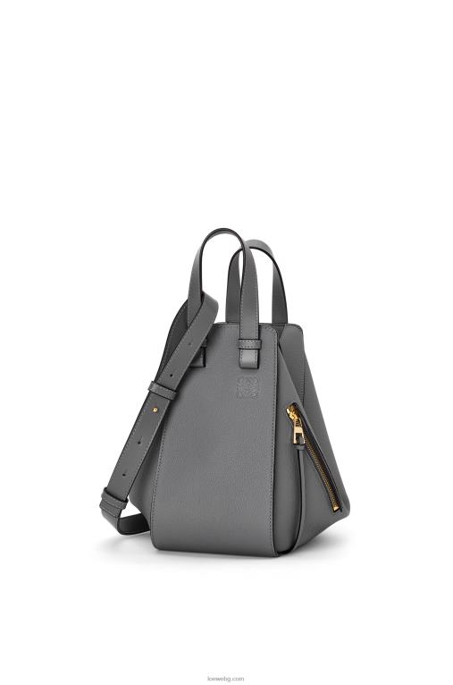 Loewe малка чанта за хамак от мека зърнеста телешка кожа F84B8502 Жени асфалтово сиво