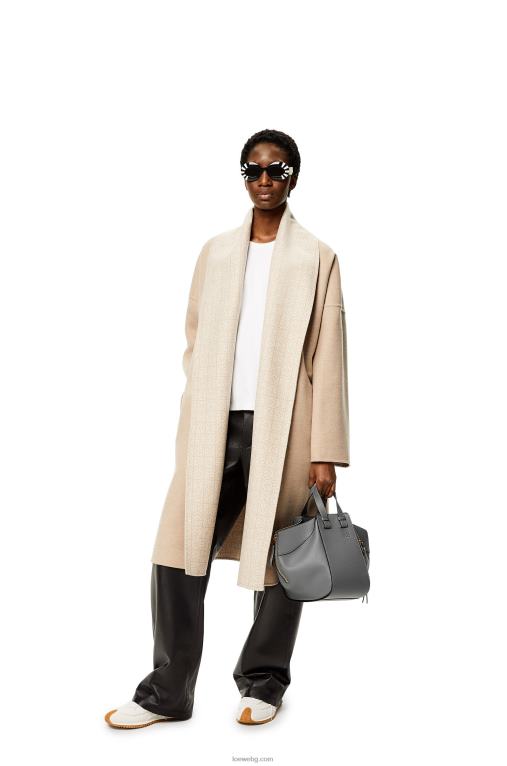 Loewe малка чанта за хамак от мека зърнеста телешка кожа F84B8502 Жени асфалтово сиво