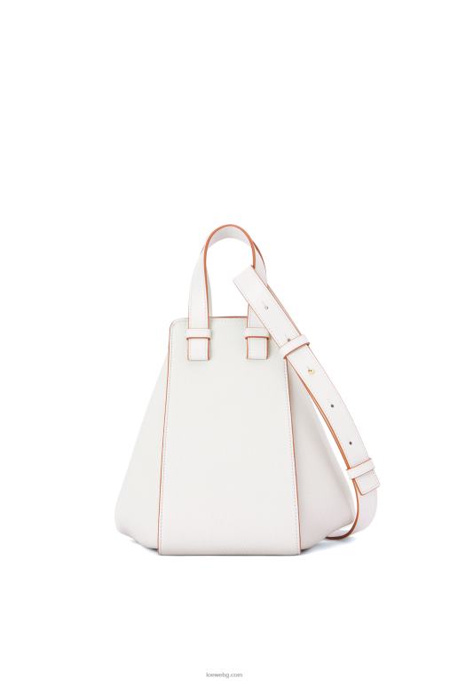 Loewe малка чанта за хамак от мека зърнеста телешка кожа F84B8503 Жени меко бяло
