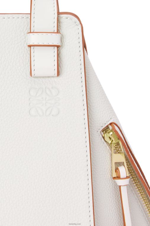 Loewe малка чанта за хамак от мека зърнеста телешка кожа F84B8503 Жени меко бяло