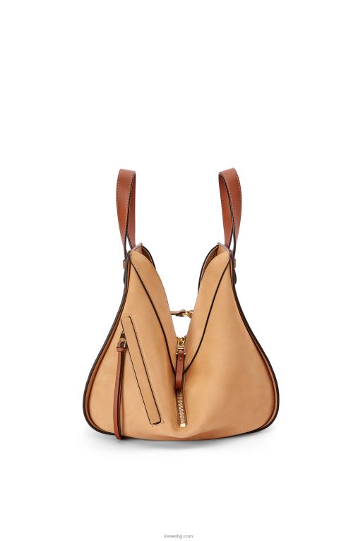 Loewe малка чанта за хамак от класическа телешка кожа и велур F84B8506 Жени млечна/топла пустиня