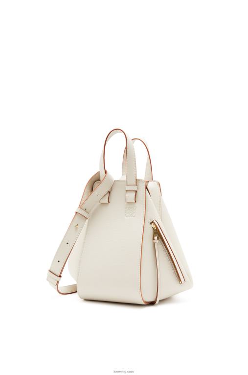 Loewe малка чанта за хамак от зърнеста телешка кожа F84B8515 Жени светъл призрак