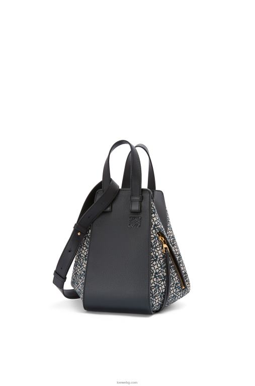 Loewe малка чанта за хамак от анаграм жакард и телешка кожа F84B8520 Жени тъмносиньо/черно