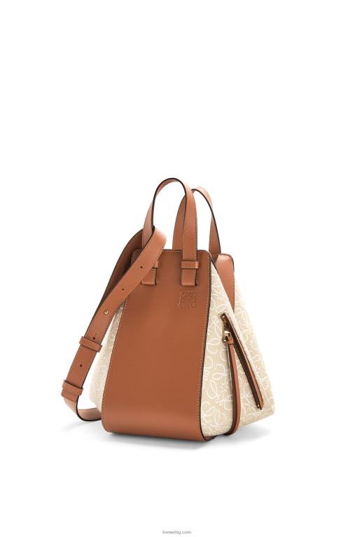 Loewe малка чанта за хамак от анаграм жакард и телешка кожа F84B8523 Жени екрю/тен