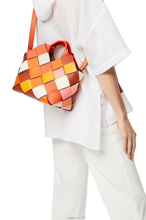 Loewe малка излишна кожена плетена чанта-кошница от телешка кожа F84B8102 Жени оранжево