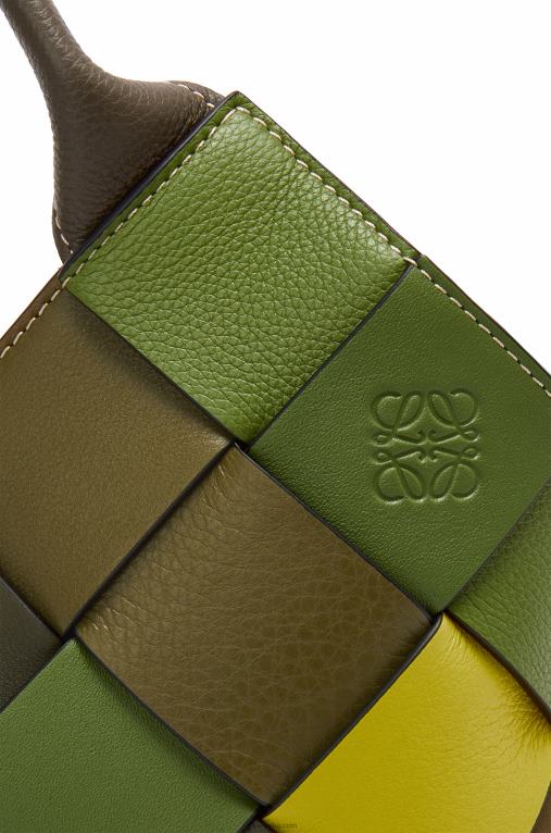 Loewe малка излишна кожена плетена чанта кошница от класическа телешка кожа F84B8103 Жени зелено