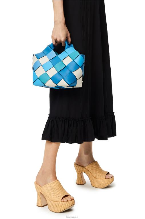 Loewe малка излишна кожена плетена чанта-кошница от телешка кожа F84B8104 Жени син