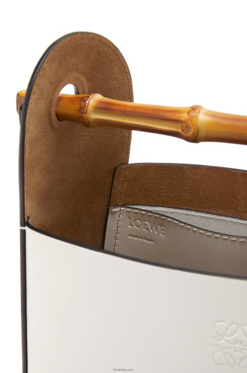 Loewe бамбукова чанта от телешка кожа F84B8178 Жени меко бяло
