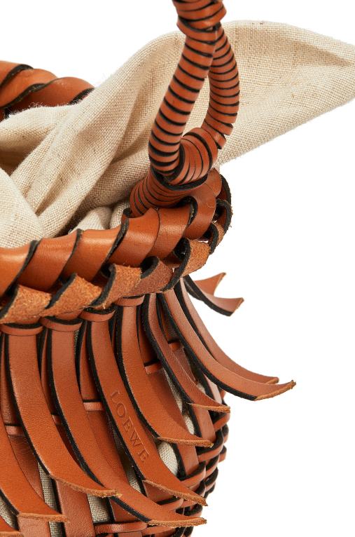 Loewe чанта от телешка кожа с ресни F84B8185 Жени тен