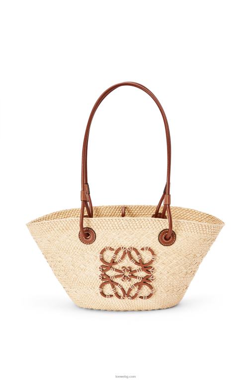 Loewe малка чанта кошница с анаграми от палма Ирака и телешка кожа F84B819 Жени естествен/тен